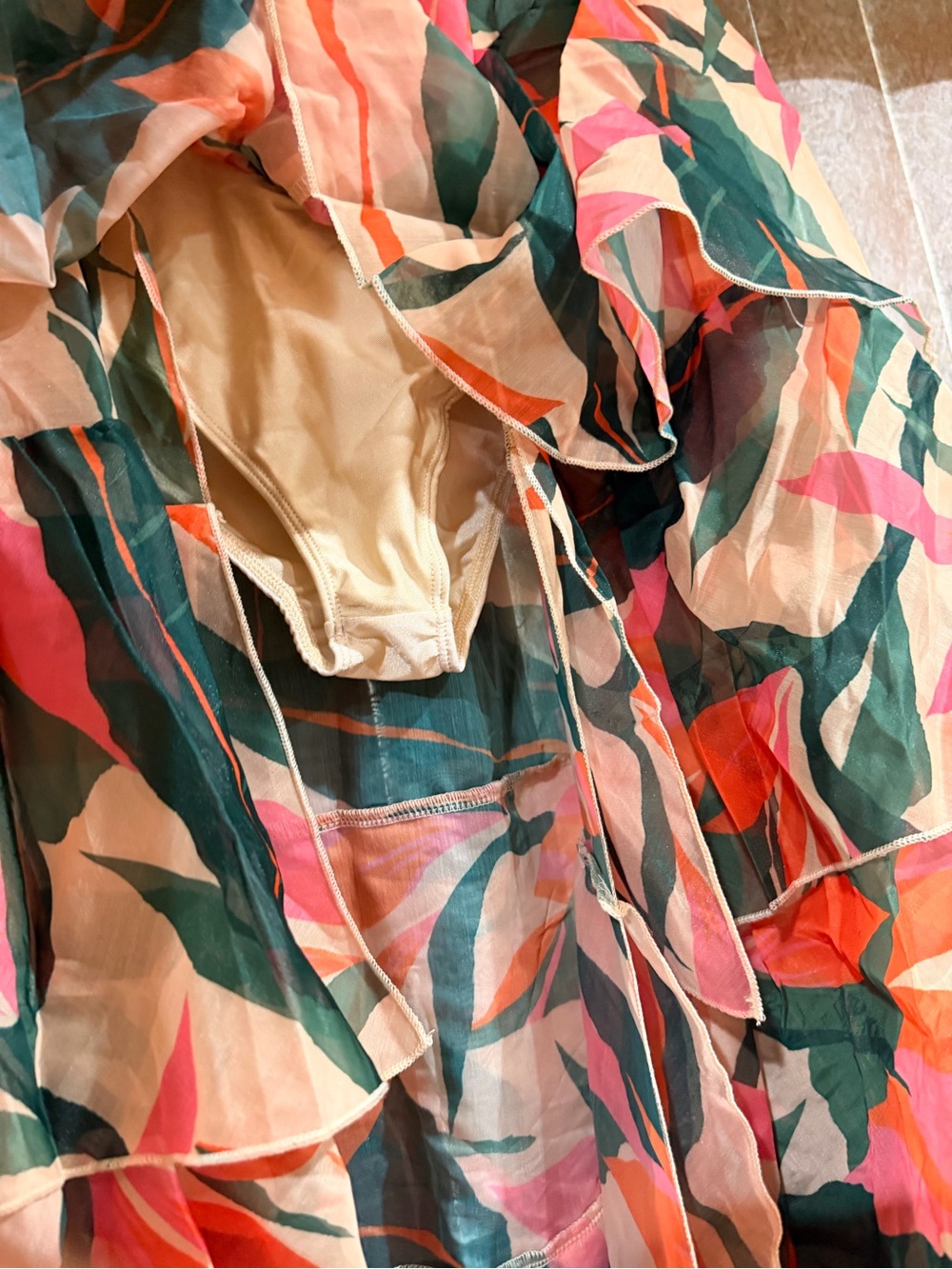 🌺 Love Highlight Tropical Ruffle High-Low Maxi Skirt - Picture 3 of 7